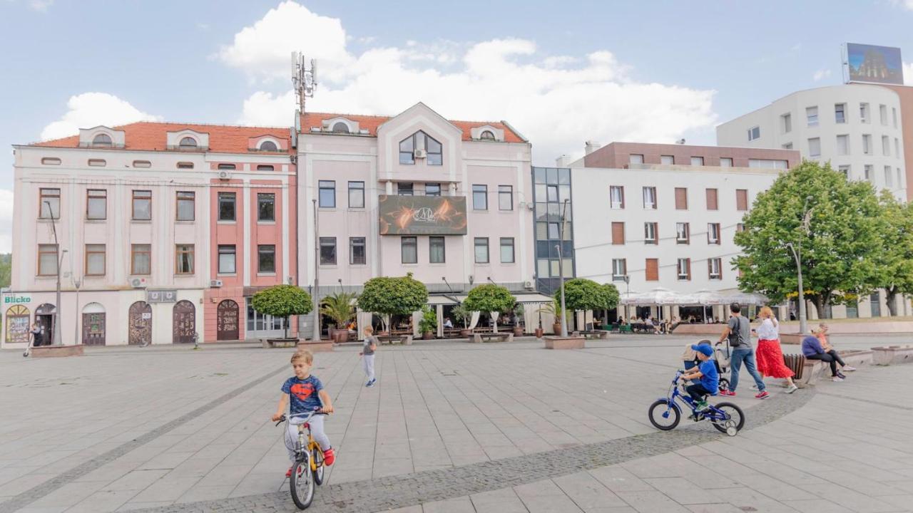 Fontana Apartmani Free Parking Tuzla Kültér fotó