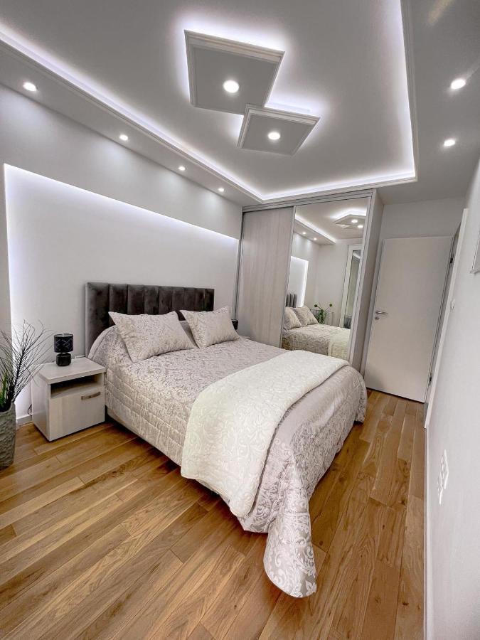 Fontana Apartmani Free Parking Tuzla Kültér fotó