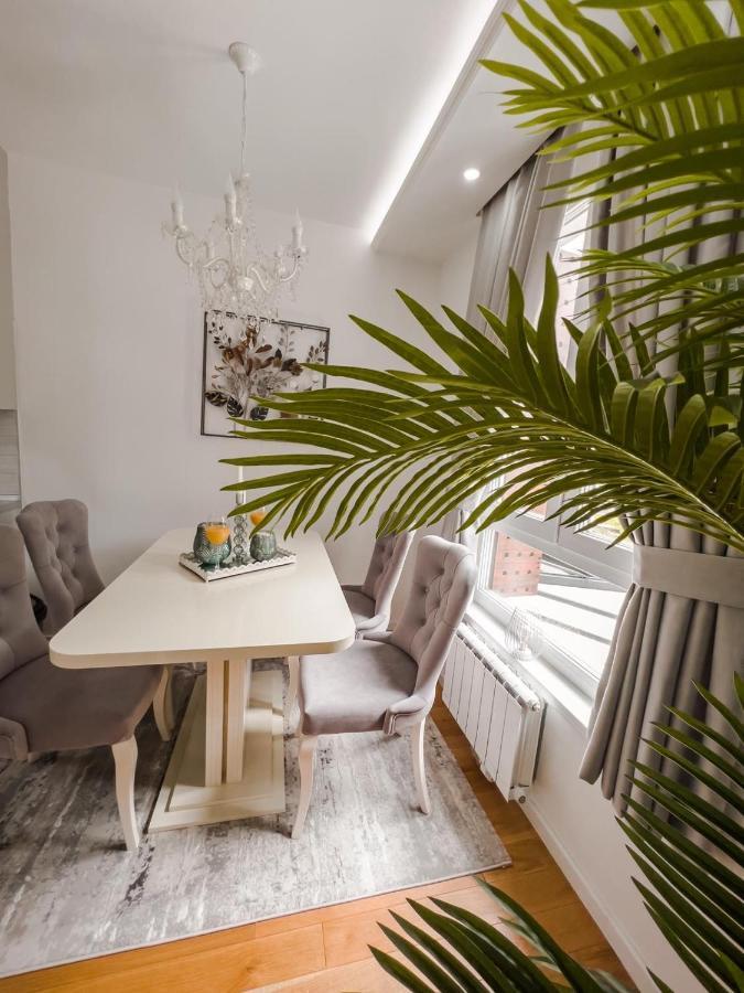 Fontana Apartmani Free Parking Tuzla Kültér fotó